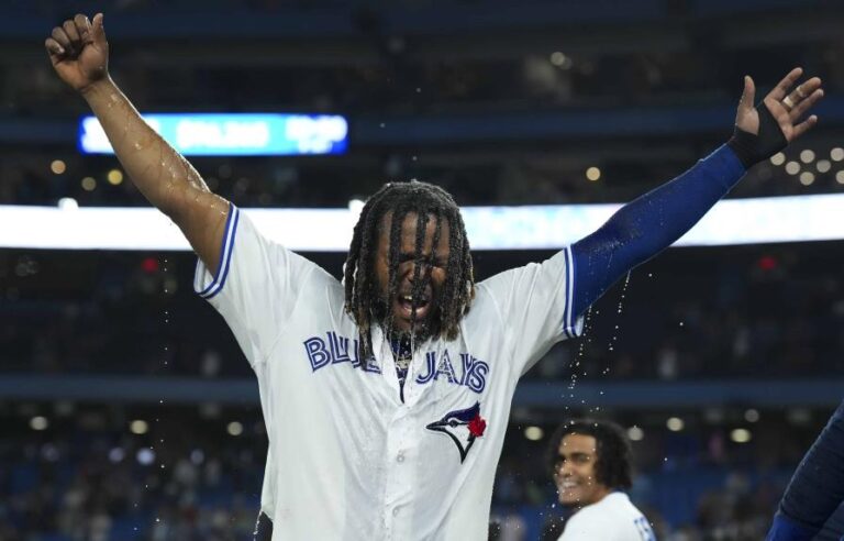 Guerrero Jr. tiene el bate ardiendo, está finalizando junio como lo arrancó￼