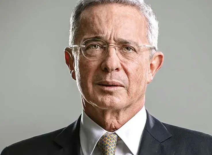 Expresidente de Colombia solicita intervención militar internacional para derrotar a Maduro